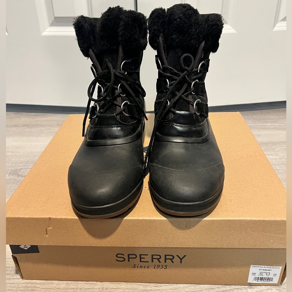 Sperry Women's Black Fur-Lined Winter Boots